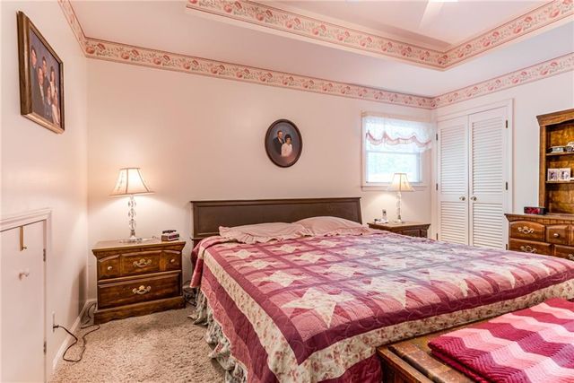 7225 Booth Street, Prairie Village, KS 66208