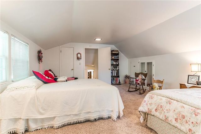 7225 Booth Street, Prairie Village, KS 66208