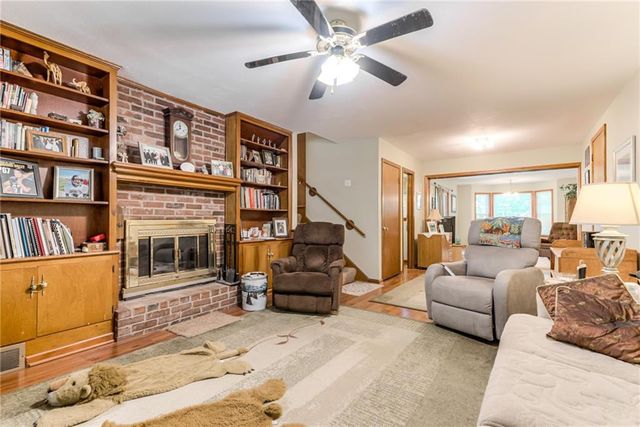 7225 Booth Street, Prairie Village, KS 66208