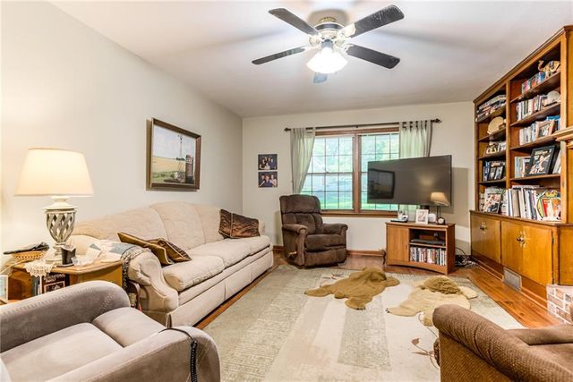 7225 Booth Street, Prairie Village, KS 66208