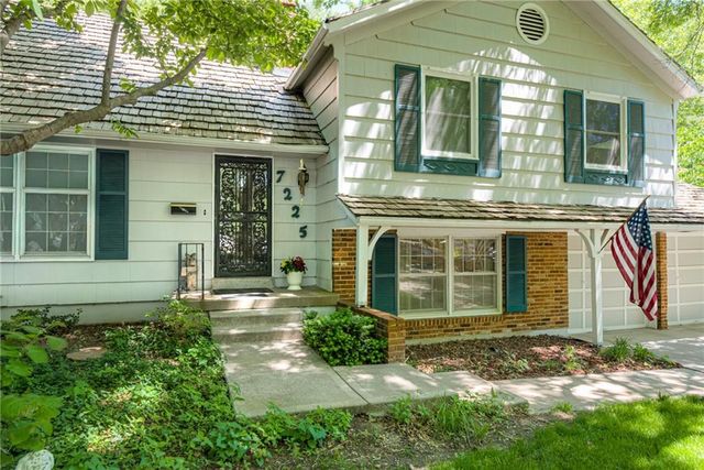7225 Booth Street, Prairie Village, KS 66208