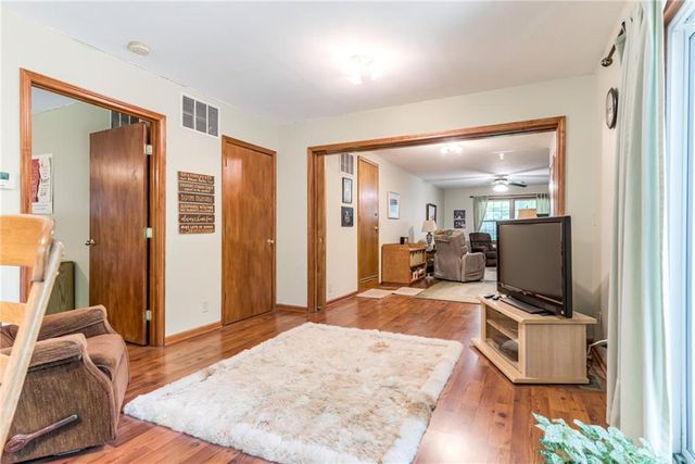 7225 Booth Street, Prairie Village, KS 66208