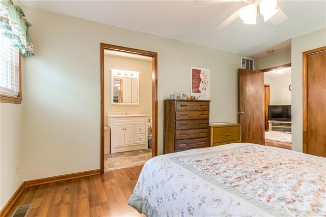 7225 Booth Street, Prairie Village, KS 66208