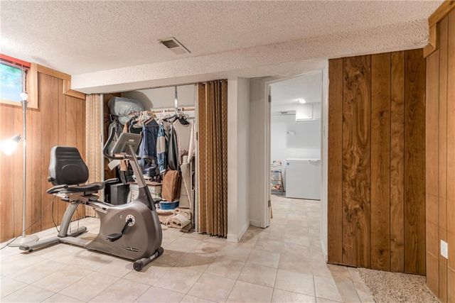 7225 Booth Street, Prairie Village, KS 66208