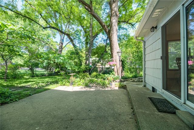 7225 Booth Street, Prairie Village, KS 66208