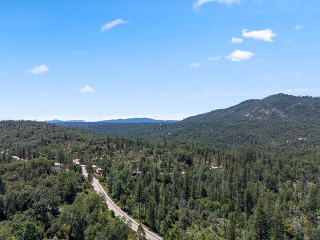 56406 Marina View Way, Bass Lake, CA 93604
