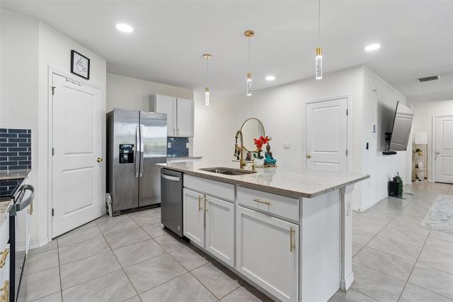 2814 COMMON FIG RUN, Wesley Chapel, FL 33543