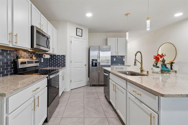 2814 COMMON FIG RUN, Wesley Chapel, FL 33543