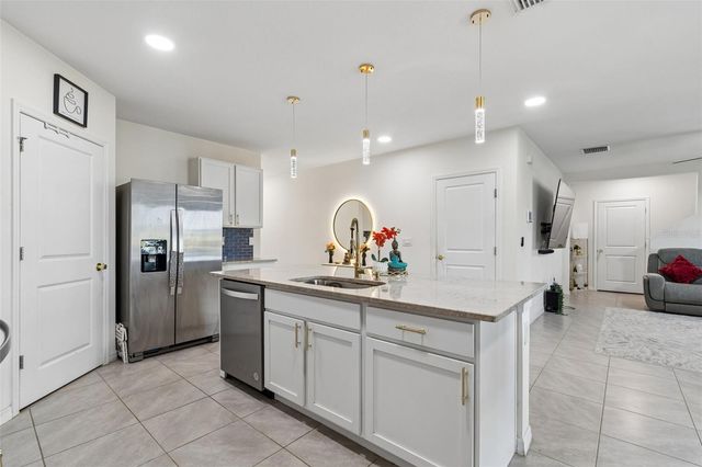 2814 COMMON FIG RUN, Wesley Chapel, FL 33543