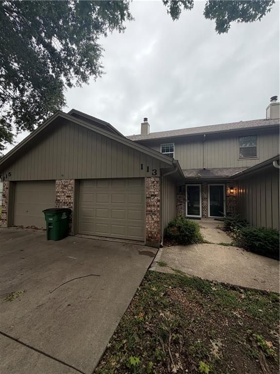 113 Greystone Drive NE, Lee's Summit, MO 64086