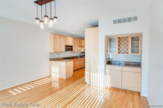536 Graten Street, Birmingham, MI 48009