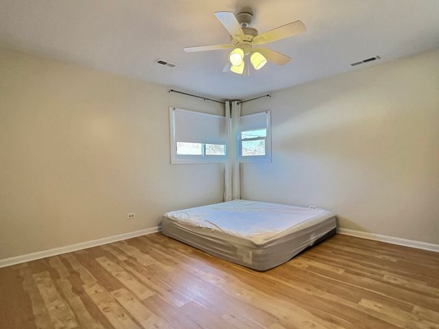 2946 Knollwood Lane, Glenview, IL 60025