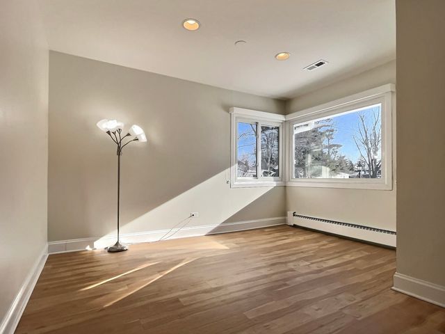 2946 Knollwood Lane, Glenview, IL 60025