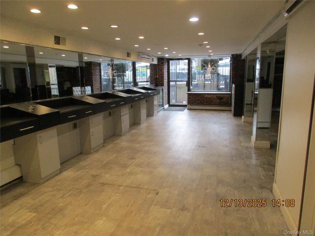 75-08 Metropolitan Avenue lower, Middle Village, NY 11379