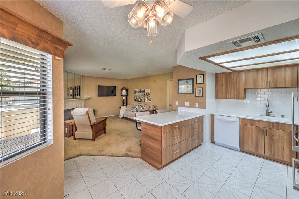 Image 9 of property listing at 1201 North Buffalo Drive 202, Las Vegas, NV 89128