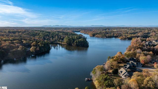 329 Shoreview Drive, Chesnee, SC 29323