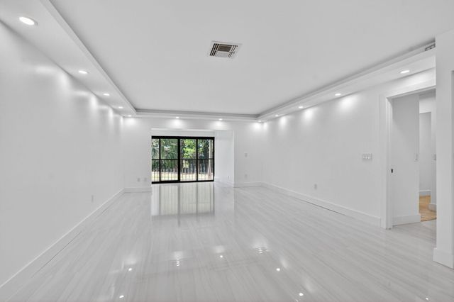 9272 Vista Del Lago 28F, Boca Raton, FL 33428