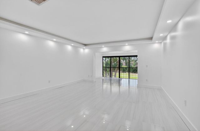 9272 Vista Del Lago 28F, Boca Raton, FL 33428