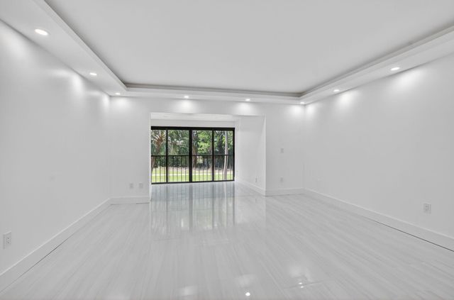 9272 Vista Del Lago 28F, Boca Raton, FL 33428