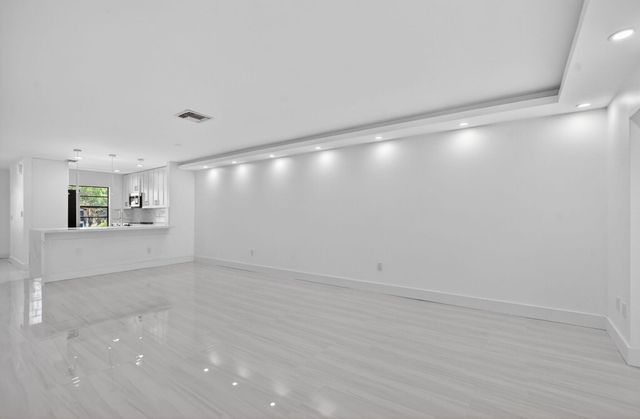 9272 Vista Del Lago 28F, Boca Raton, FL 33428