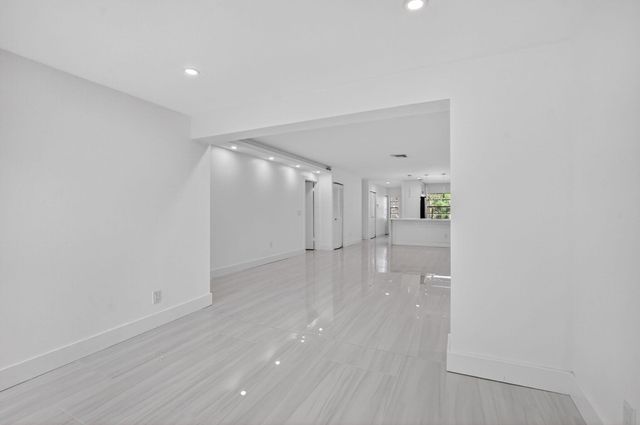 9272 Vista Del Lago 28F, Boca Raton, FL 33428