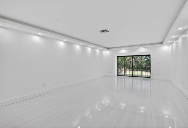 9272 Vista Del Lago 28F, Boca Raton, FL 33428