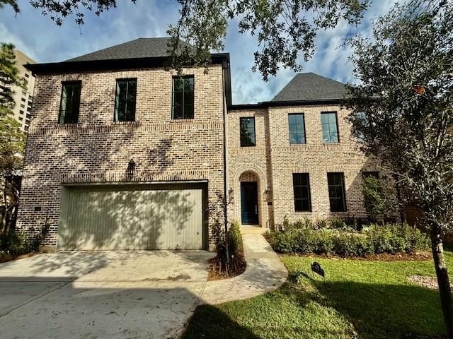 10 S Briar Hollow Lane 46, Houston, TX 77027