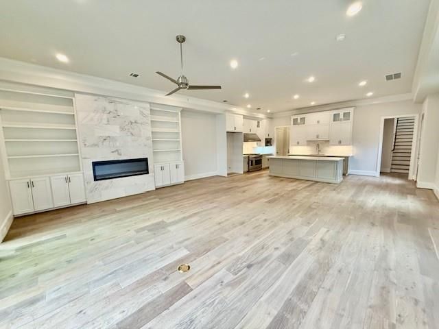 10 S Briar Hollow Lane 46, Houston, TX 77027