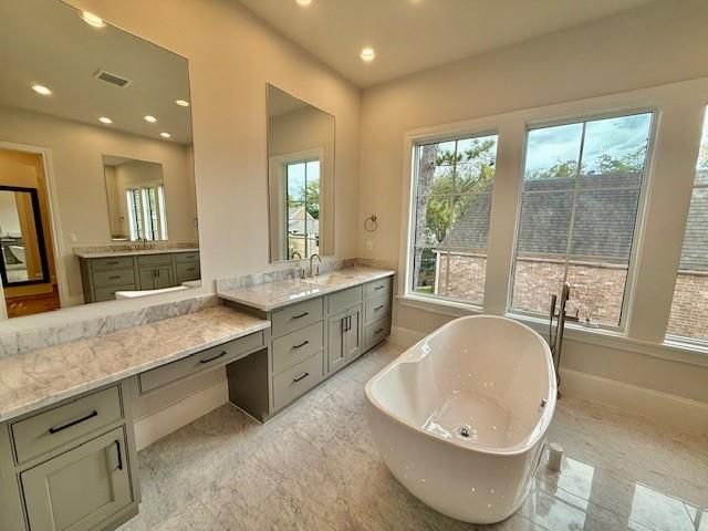 10 S Briar Hollow Lane 46, Houston, TX 77027