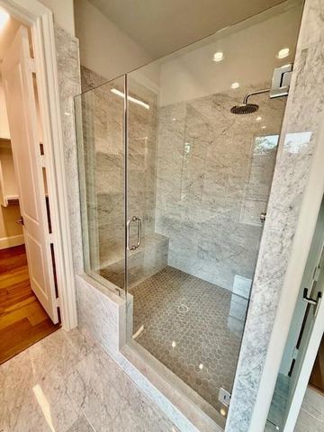 10 S Briar Hollow Lane 46, Houston, TX 77027