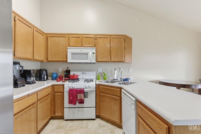 5513 La Pinta Maria Drive, Bakersfield, CA 93307