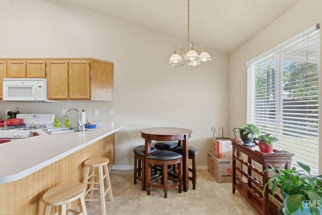 5513 La Pinta Maria Drive, Bakersfield, CA 93307