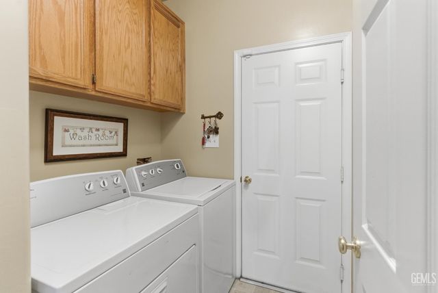 5513 La Pinta Maria Drive, Bakersfield, CA 93307