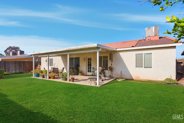 5513 La Pinta Maria Drive, Bakersfield, CA 93307