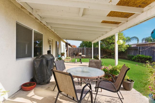 5513 La Pinta Maria Drive, Bakersfield, CA 93307