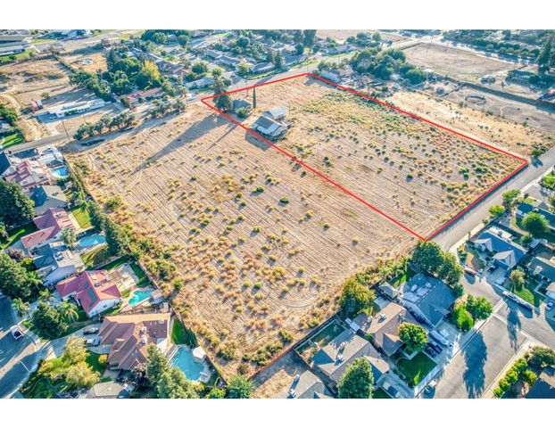 2426 Almond Avenue, Sanger, CA 93657