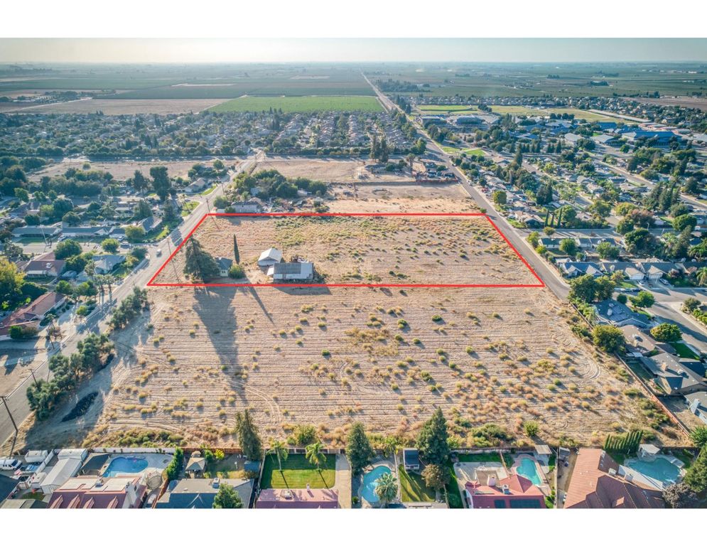 2426 Almond Avenue, Sanger, CA 93657