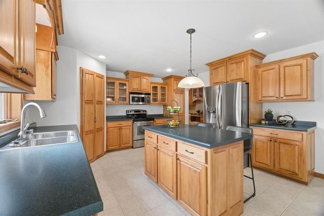 4226 E APPLESEED DRIVE, Appleton, WI 54913