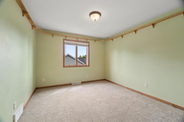 4226 E APPLESEED DRIVE, Appleton, WI 54913