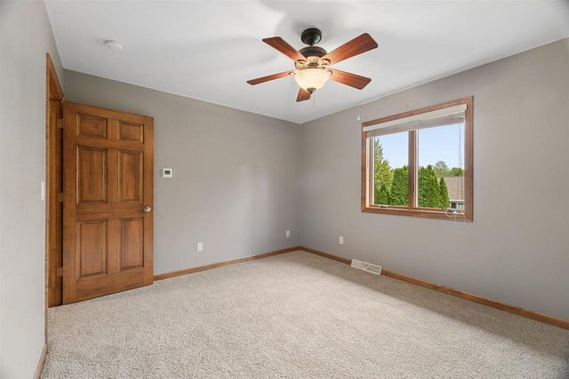 4226 E APPLESEED DRIVE, Appleton, WI 54913