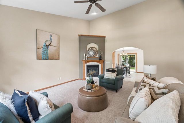 4226 E APPLESEED DRIVE, Appleton, WI 54913