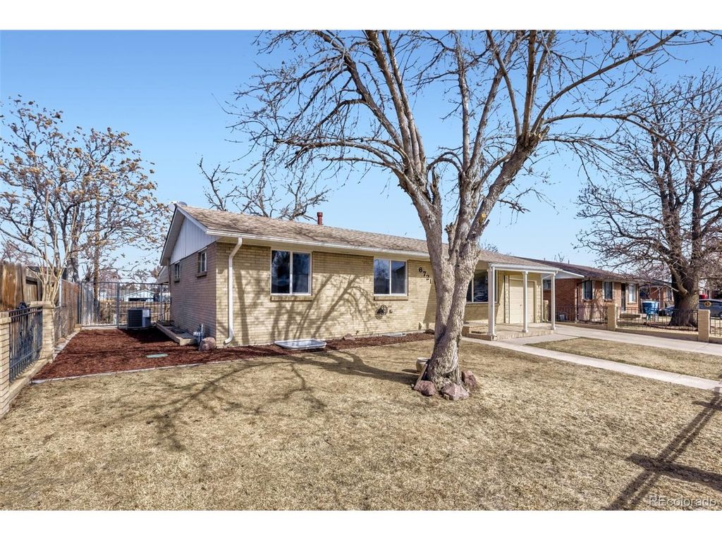 6721 E 61st Ave, Commerce City, CO 80022