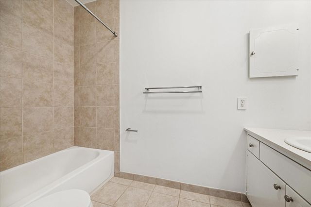 2105 S Winrock Boulevard S 48, Houston, TX 77057