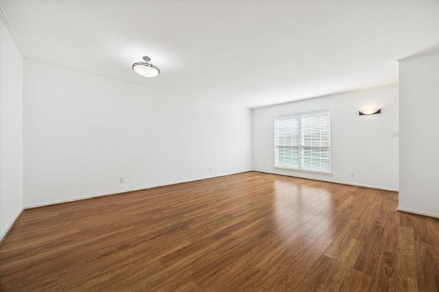 2105 S Winrock Boulevard S 48, Houston, TX 77057