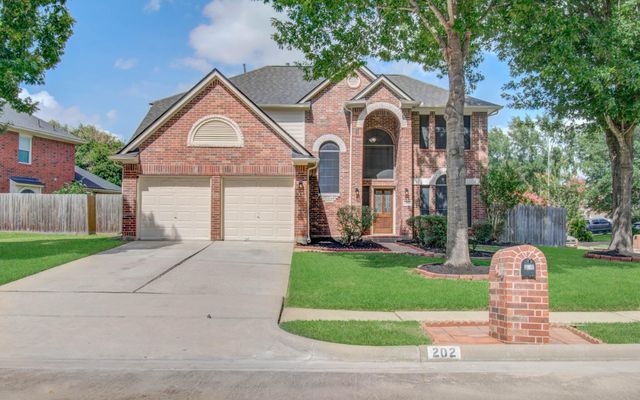 202 Willards Way, Stafford, TX 77477