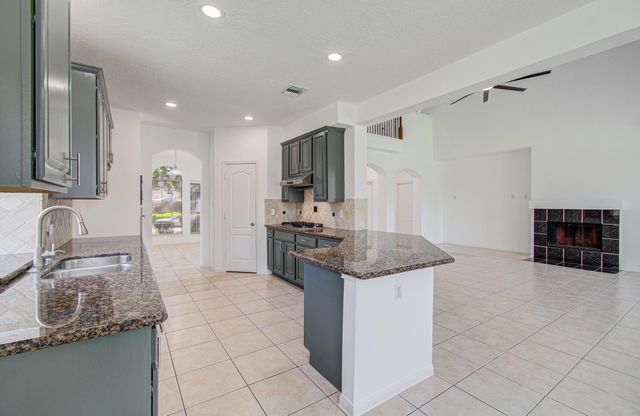 202 Willards Way, Stafford, TX 77477