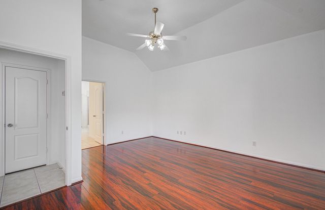 202 Willards Way, Stafford, TX 77477