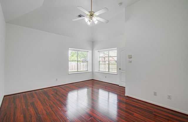 202 Willards Way, Stafford, TX 77477