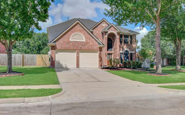 202 Willards Way, Stafford, TX 77477