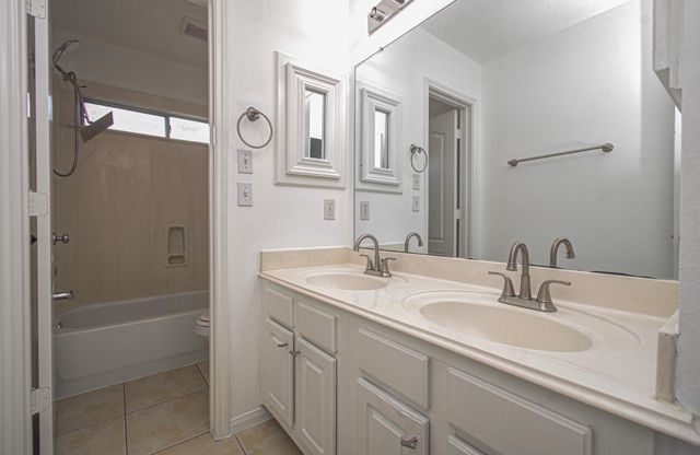 202 Willards Way, Stafford, TX 77477